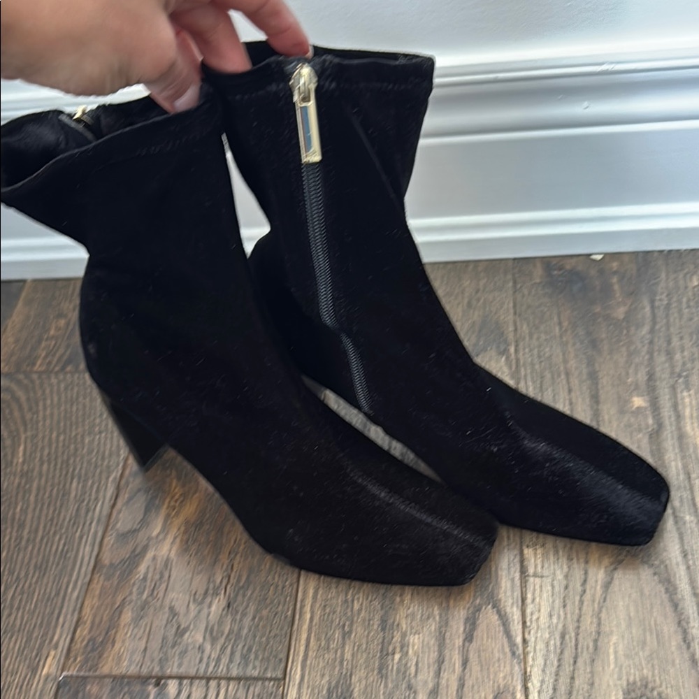 Elegant Black Velvet Ankle Boots